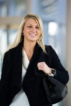 Garmin Vivoactive Smart Watch -Garmins Store df9028fcb6b065e000ffe8a4f03eeb38 5d0a75401f9a8 600x893 1