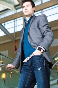 Garmin Vivoactive Smart Watch -Garmins Store df9028fcb6b065e000ffe8a4f03eeb38 5d0a75403ff57 600x900 1